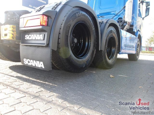 Hazardous materials truck Scania R 660 - 6x4 - V8 - FULL AIR - LEATHER - LIFT AXLE