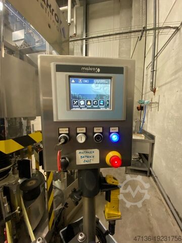 Labeller with self-adhesive and hot glue stations makro labelling Mak 1 - 4P "M" Ua2 L2 + Ug2 CO