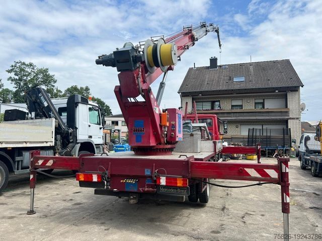 Camion équipé d'une grue MERCEDES-BENZ 814 Dachdeckerkran Böcker AK 32/1200*Arbeitskorb