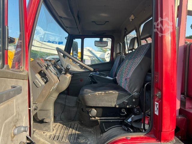 Camion équipé d'une grue MERCEDES-BENZ 814 Dachdeckerkran Böcker AK 32/1200*Arbeitskorb