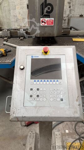 Maszyna do wykrawania i wykrawania szczelinowego BOSCHERT COMPACT 1000