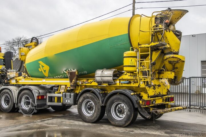 Licuadora LIEBHERR LIEBHERR BETON MIXER/MALAXEUR/MISCHER-12M³