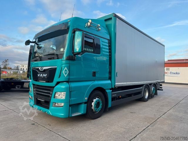 Camión plataforma con toldo MAN TGX 26.460**LIFT/LENKACHSE*SCHNELLLADESYSTE