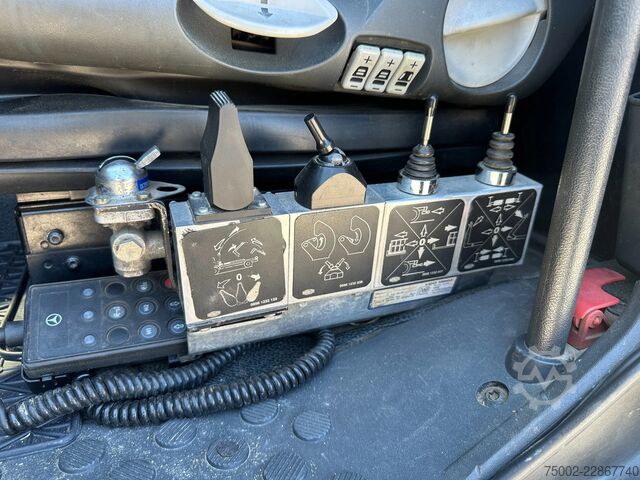 Haakarm Mercedes-Benz Actros 2646 MP3 ACTROS 2646 V6 6x2 / 3 PEDALS /...