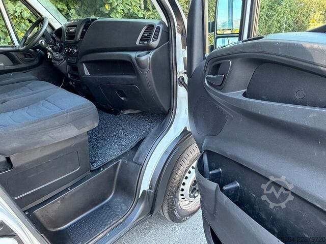 Furgone pick-up IVECO Daily 35S12 Hpi Doppelkabine Pritsche Ahk Kran