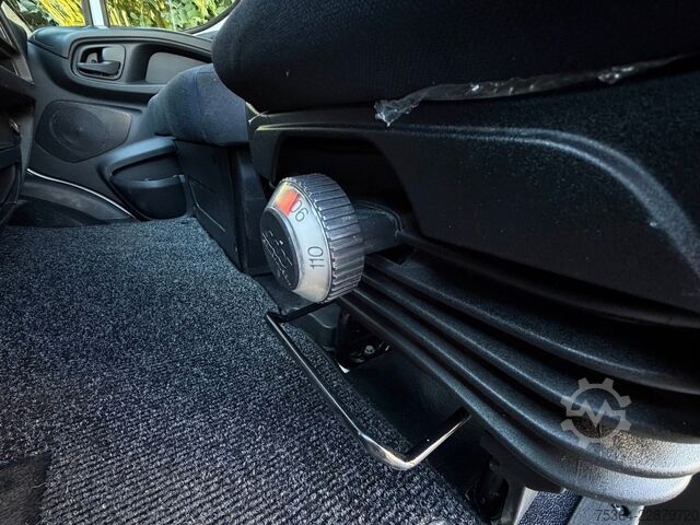 Furgone pick-up IVECO Daily 35S12 Hpi Doppelkabine Pritsche Ahk Kran