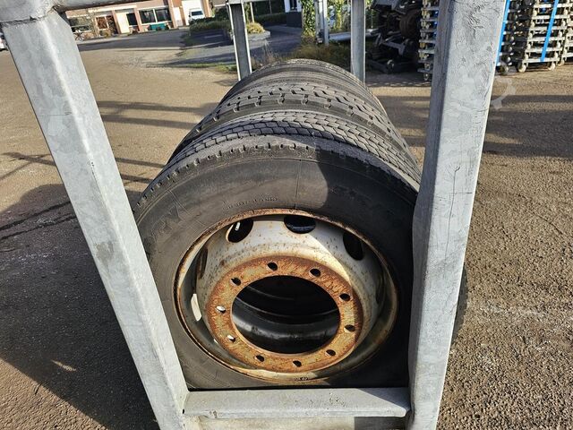 Benne CONTINENTAL TRAILER TIRE