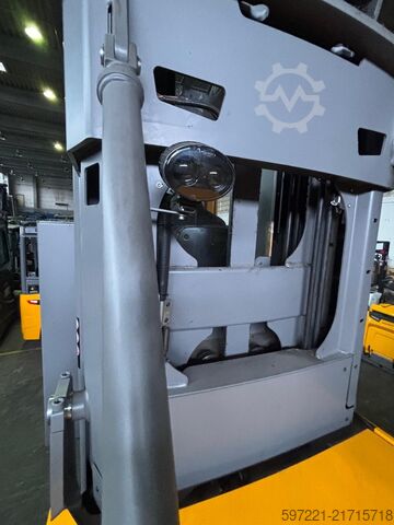 Ledbækslastbiler / Meget smalle gang-lastbiler (VNA) Jungheinrich EKX 410