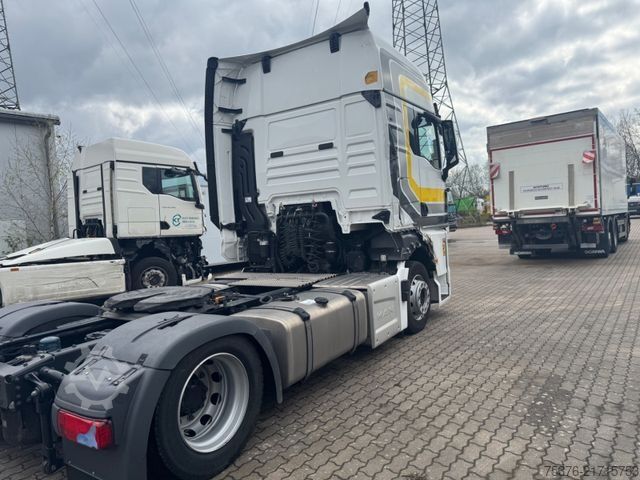 Volumen trækker MAN TGX 18.480 Mega INTARDER