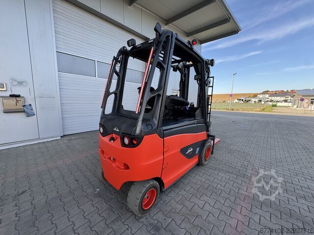 Chariot élévateur électrique à 4 roues Linde E30/600HL--EK