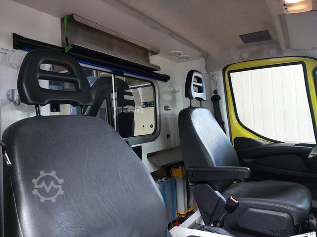 Ambulance Iveco 50C21 Daily Ambulanz