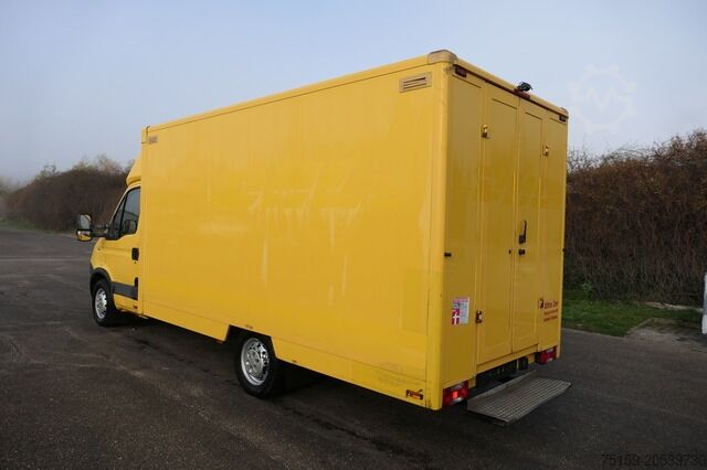 Furgoneta caja iveco Daily 35 S11 C30C AUTOMATIK KAMERA Regale LUFT DURCHGANG EURO-5 CoC