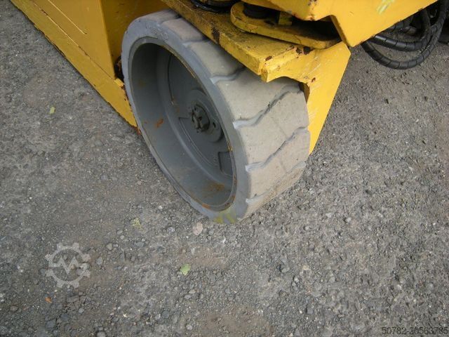 Pracovní plošina GENIE GS 4047 Scherenarbeitsbühne Genie 14 m