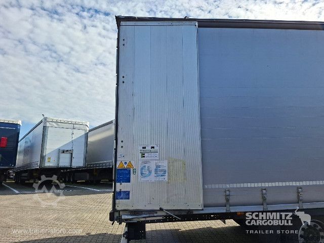 Semi-remorque bâchée Schmitz Cargobull Curtainsider Mega Getränke