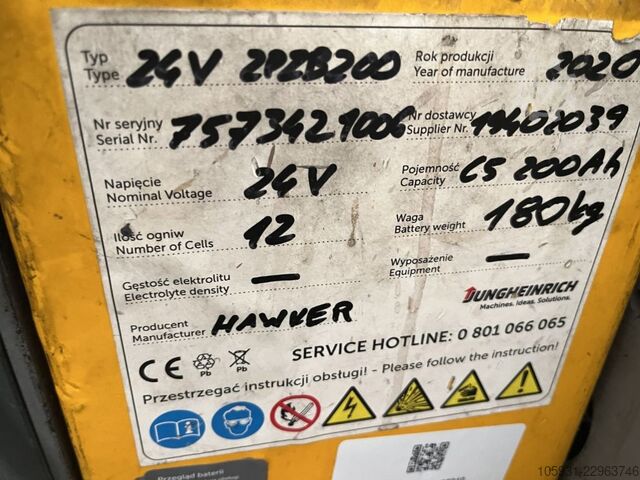 Tracteur de remorquage Jungheinrich EZS130