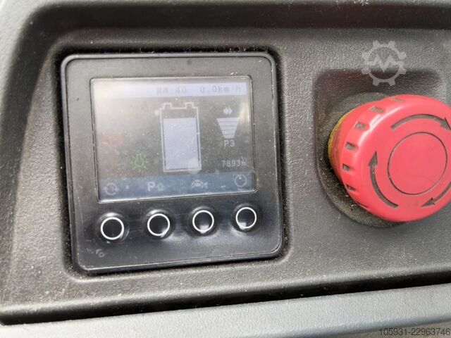 Tracteur de remorquage Jungheinrich EZS130