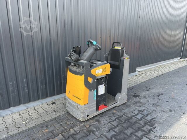 Tracteur de remorquage Jungheinrich EZS130
