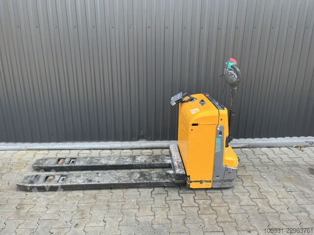 Transpalette manuel Jungheinrich EJE116