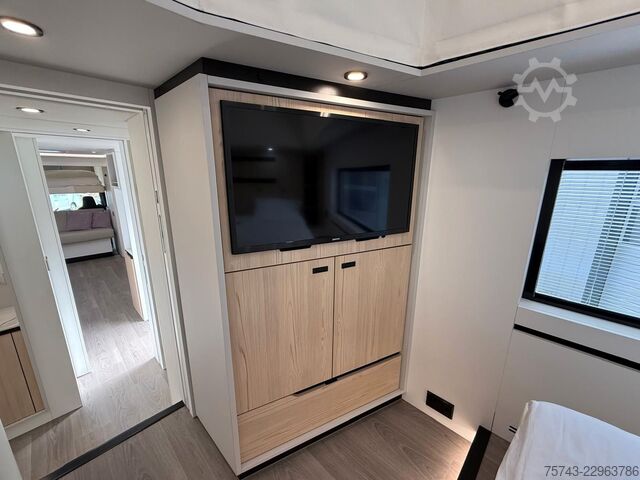 Autorulotă SCANIA S500  STX MOTORHOME GARAGE