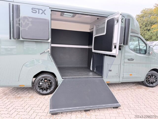 Transportor de animale RENAULT Master STX 5 Sitzer Haras ex. Lang Automatik