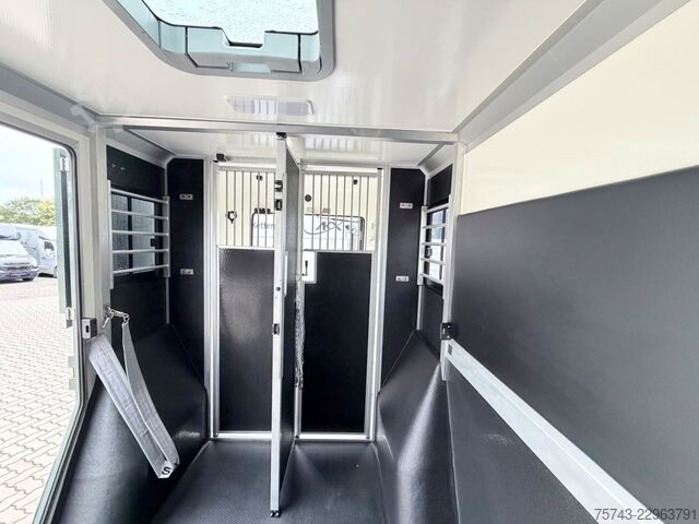 Transportor de animale RENAULT Master STX 5 Sitzer Haras ex. Lang Automatik