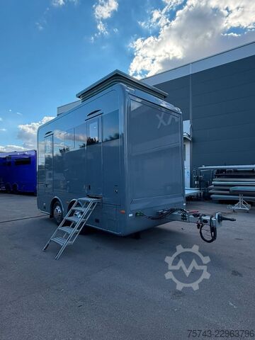 Remorcă pentru transport cai  STX Trailer  4 Pferde Wohnung, Dusche, Neu