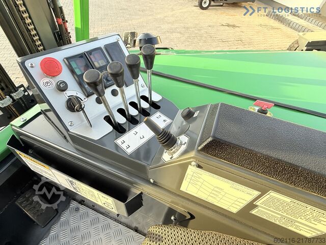 Dört yollu forklift Combilift CB4000 GAS TRIPLEX 5200 POSITIONER