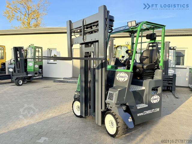 Dört yollu forklift Combilift CB4000 GAS TRIPLEX 5200 POSITIONER