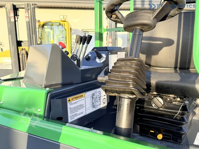 Dört yollu forklift Combilift CB4000 GAS TRIPLEX 5200 POSITIONER