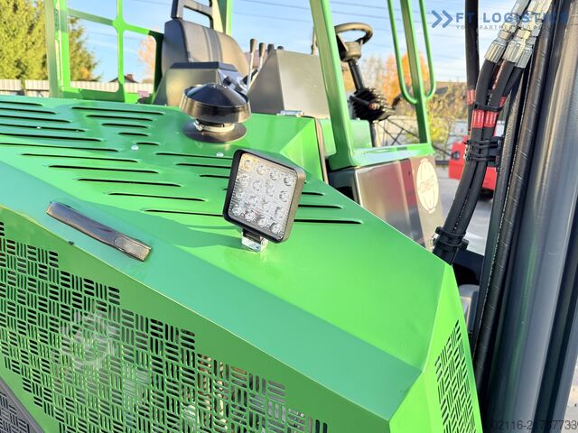 Dört yollu forklift Combilift CB4000 GAS TRIPLEX 5200 POSITIONER