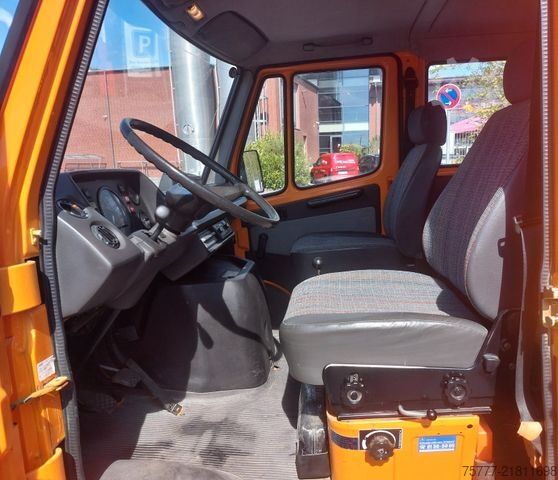 Outro MERCEDES-BENZ Vario 208D Doka Pritsche - Restauriert