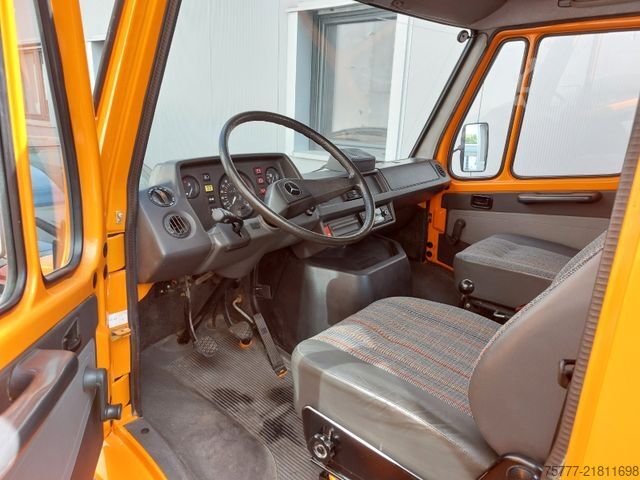Outro MERCEDES-BENZ Vario 208D Doka Pritsche - Restauriert