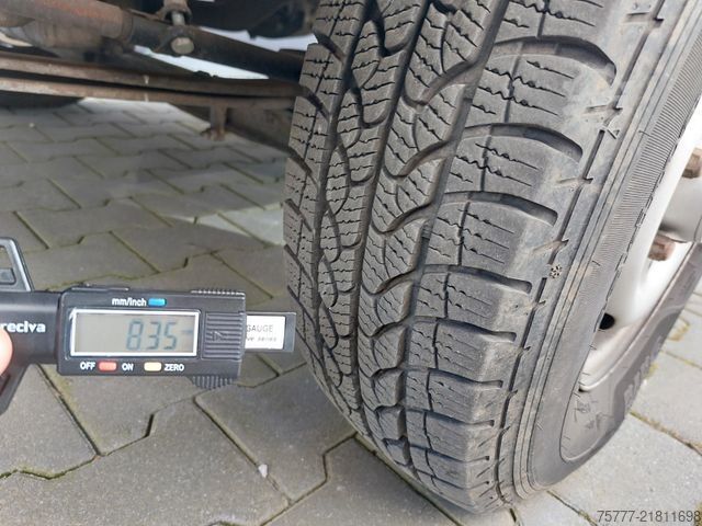 Outro MERCEDES-BENZ Vario 208D Doka Pritsche - Restauriert