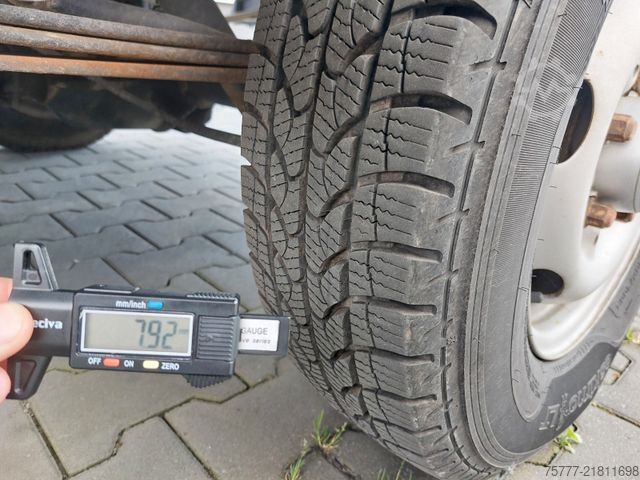 Outro MERCEDES-BENZ Vario 208D Doka Pritsche - Restauriert