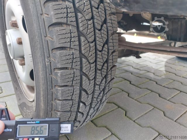 Outro MERCEDES-BENZ Vario 208D Doka Pritsche - Restauriert