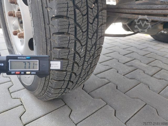 Outro MERCEDES-BENZ Vario 208D Doka Pritsche - Restauriert