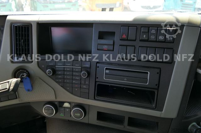 Kamion sa ravnom platformom i ceradom VOLVO FM 330 Pritsche Plane Edscha XL-Tank LBW Euro 6