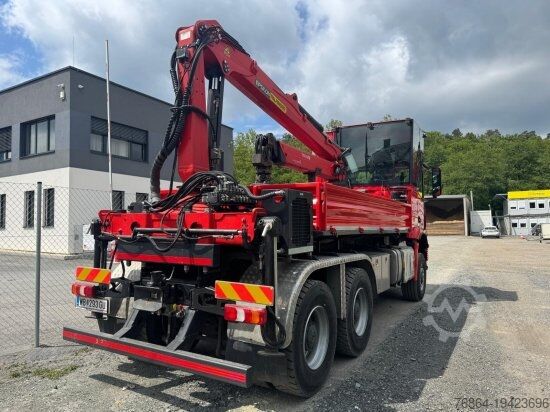 Speciális rendeltetésű teherautó MERCEDES-BENZ AROCS 3552 963-2F EPSILON M100L86 KRAN ? LEISTUNGSSTARKER HOLZLADEKRAN MIT HOHER REICHWEITE