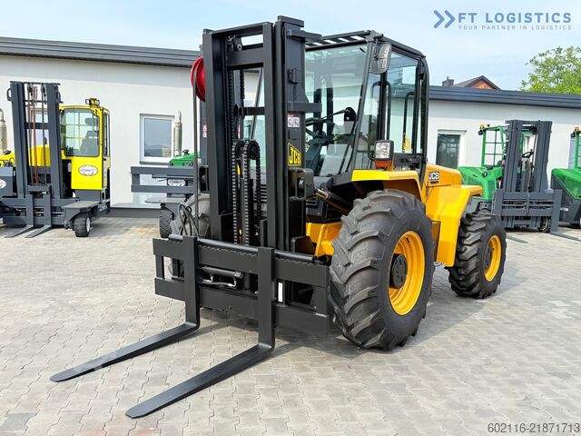 Terrængående gaffeltruck JCB 940 / TRIPLEX 4500 / FREE-LIFT NEW TIRES