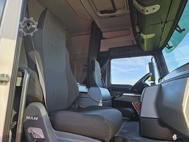 Valigia M.A.N. 12.220 TGL SLAAPCABINE