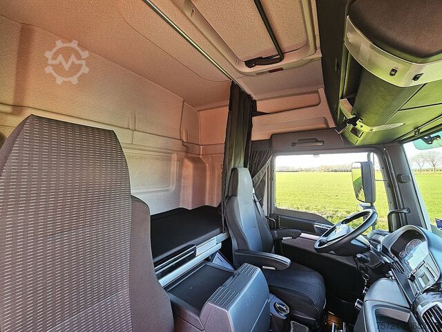 Valigia M.A.N. 12.220 TGL SLAAPCABINE