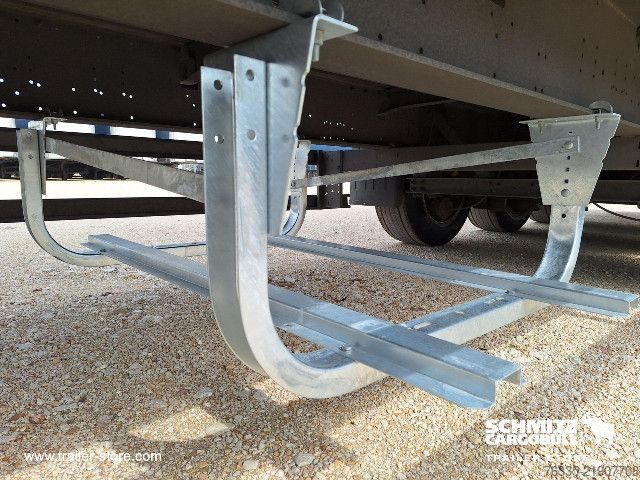 Auflieger mit Pritsche & Plane Schmitz Cargobull Curtainsider Mega
