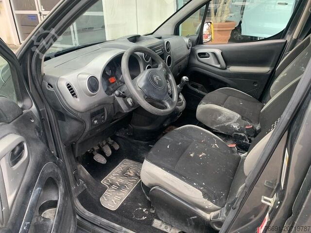 Compact van Citroen Berlingo Multispace 5 posti - Autocarro -