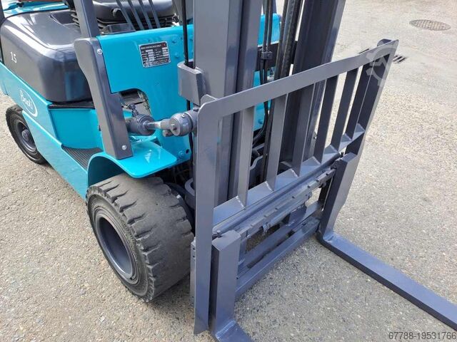 LPG Gabelstapler 1500 kg, geringe Betriebsstunden BAOLI 15 Engine NISSAN Japan