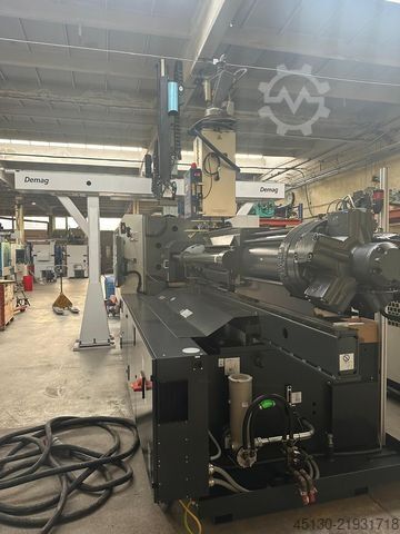Mașină de turnat prin injecție Sumitomo Demag Systec 350/720-2300