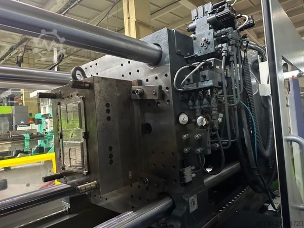 Mașină de turnat prin injecție Sumitomo Demag Systec 350/720-2300 / Pro