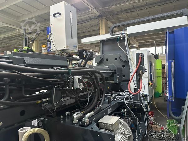 Mașină de turnat prin injecție Sumitomo Demag Systec 350/720-2300 / Pro