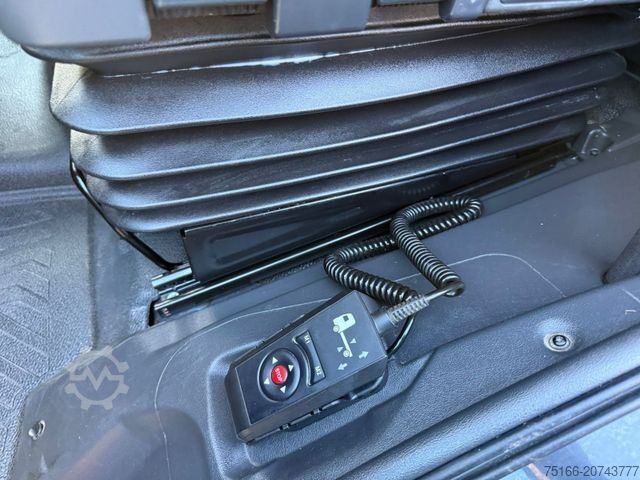 Box van MERCEDES-BENZ ATEGO 818 L Koffer 7,30 m LBW 1 T*Seitentür