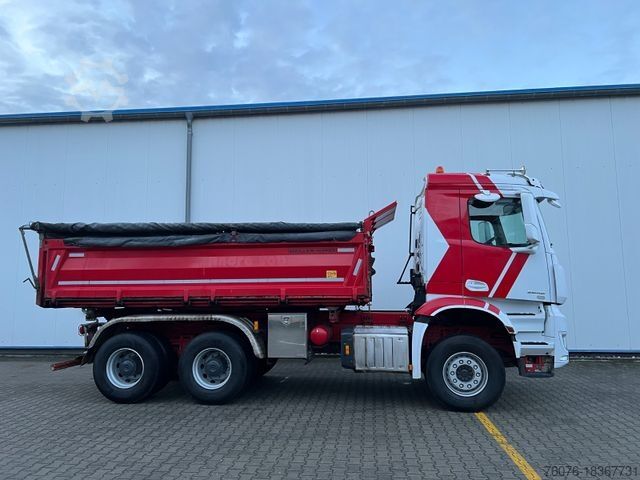 Tippbil MERCEDES-BENZ 2648 K 6x4 Meiller Bordmatik Standheizung Klima