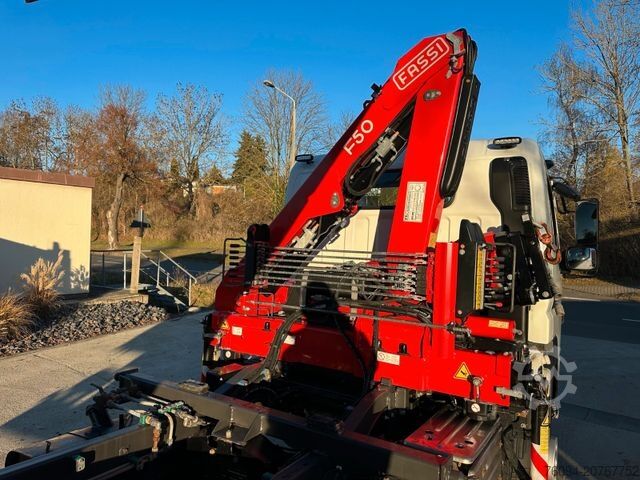 Truck-mounted crane van FUSO Canter 7C18 4x4 Kipper KRAN 11m Greifer AHK